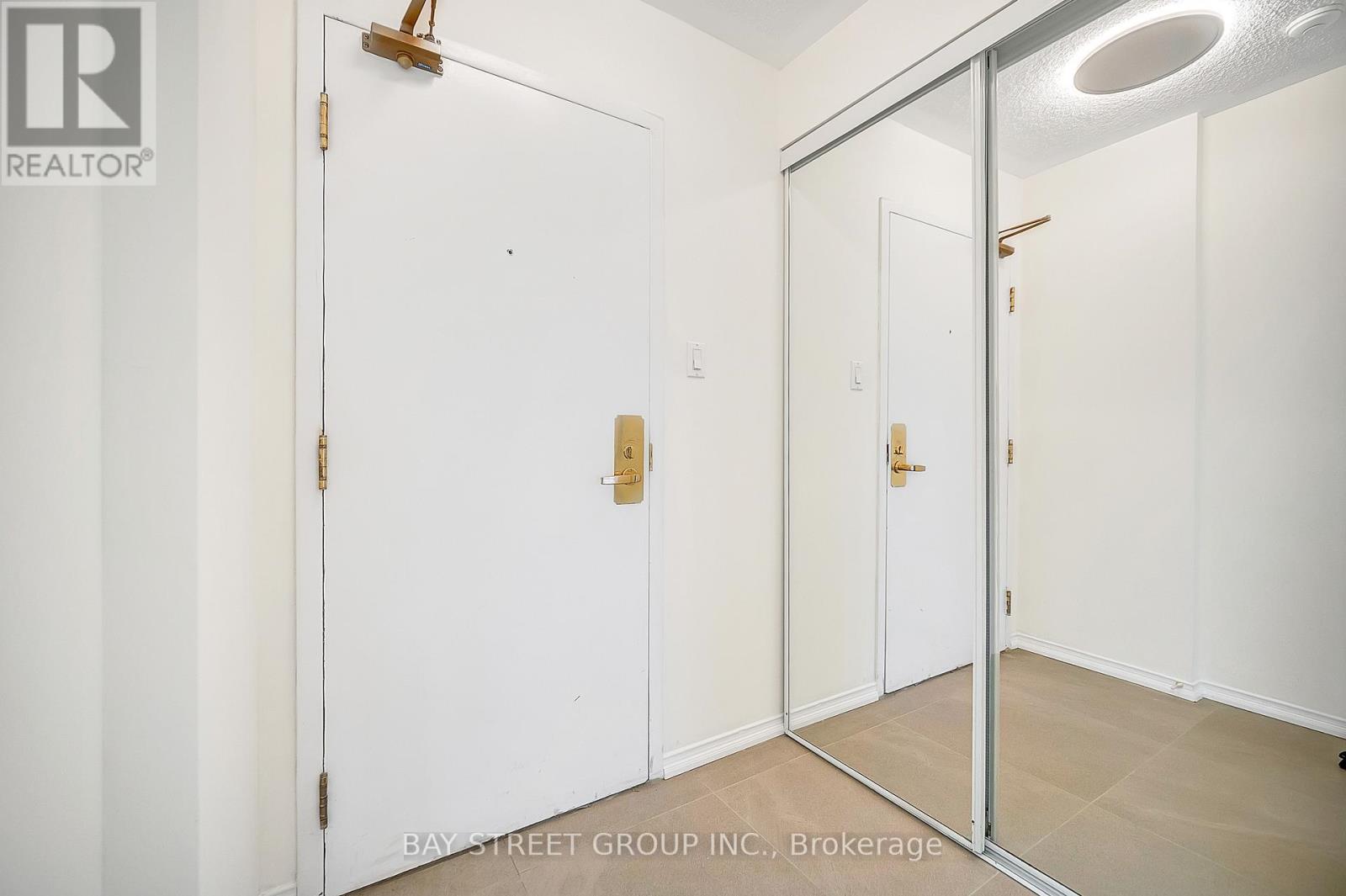 1503 - 889 Bay Street, Toronto, Ontario  M5S 3K5 - Photo 11 - C12465478