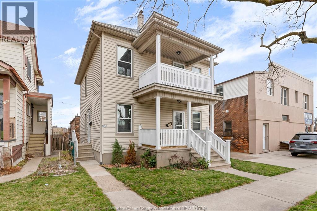 MLS# 25026308: 1290 CHILVER, Windsor, Canada
