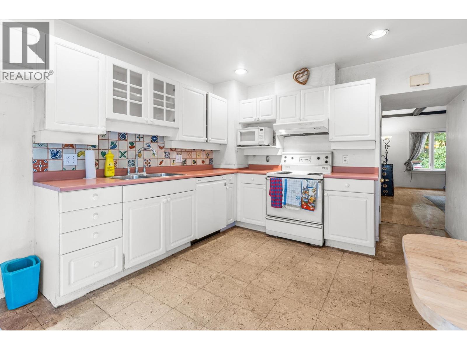 1149 Lily Street, Vancouver, British Columbia  V5L 4H5 - Photo 6 - R3052650