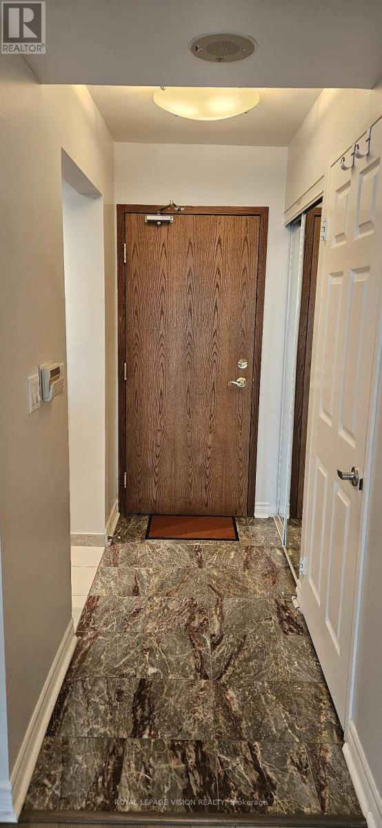 Ph 301 - 1 Lee Centre Drive, Toronto, Ontario  M1H 3J2 - Photo 5 - E12465297