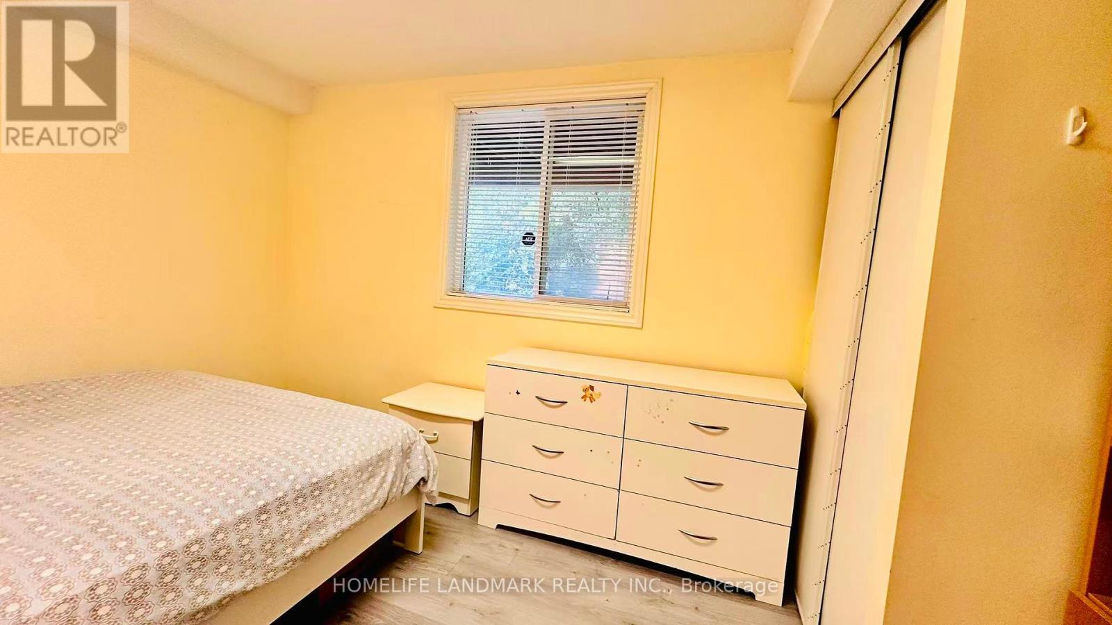 26 Ashglen Court, Toronto, Ontario  M1T 3X3 - Photo 2 - E12465303
