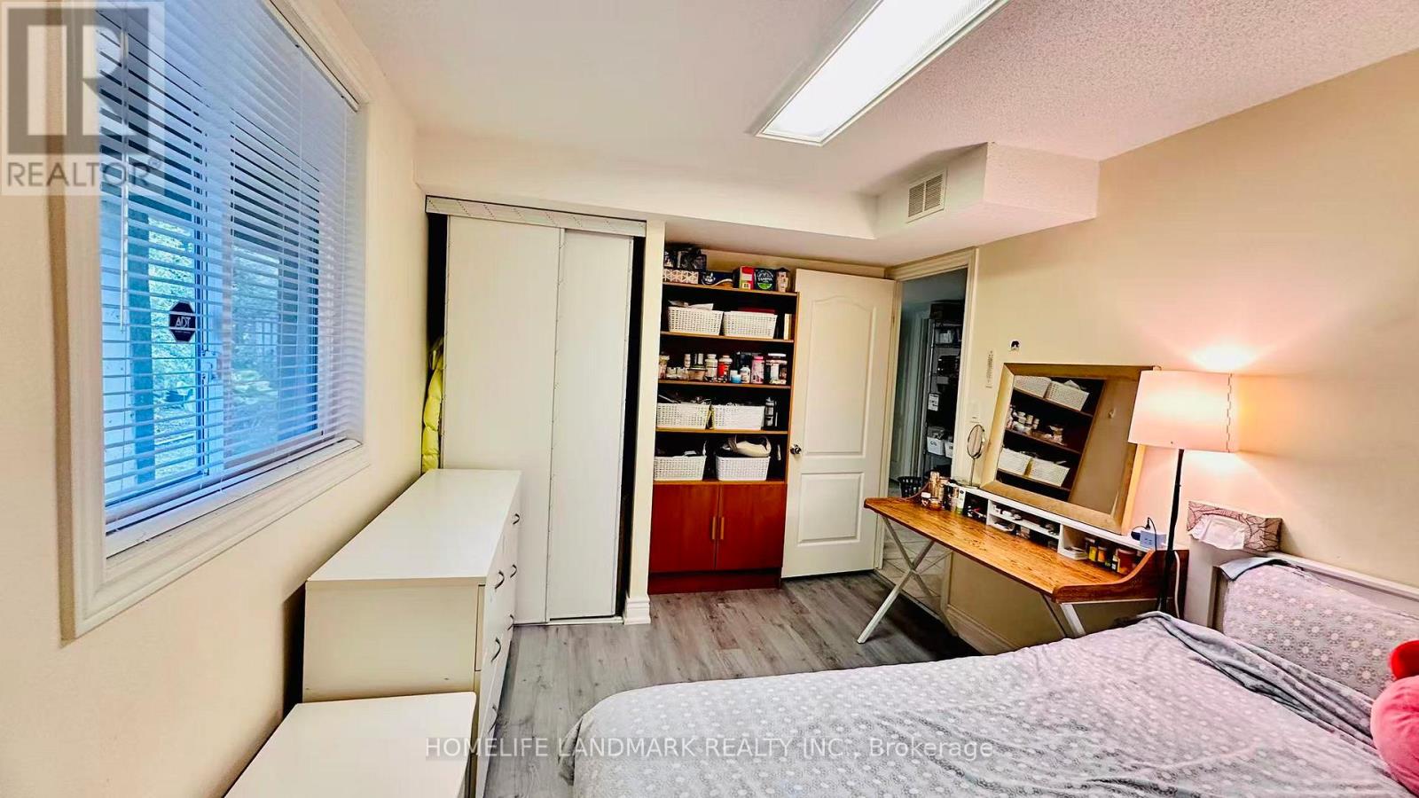 26 Ashglen Court, Toronto, Ontario  M1T 3X3 - Photo 4 - E12465303