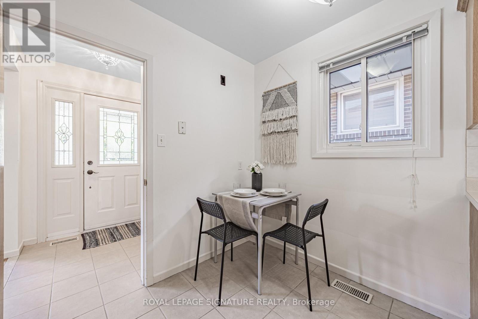 28 Sedgemount Drive, Toronto, Ontario  M1H 1X3 - Photo 10 - E12465369