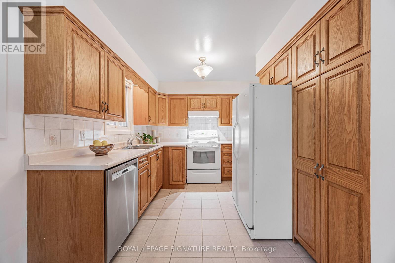 28 Sedgemount Drive, Toronto, Ontario  M1H 1X3 - Photo 11 - E12465369