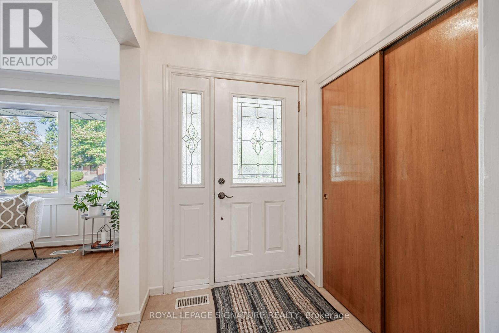 28 Sedgemount Drive, Toronto, Ontario  M1H 1X3 - Photo 2 - E12465369