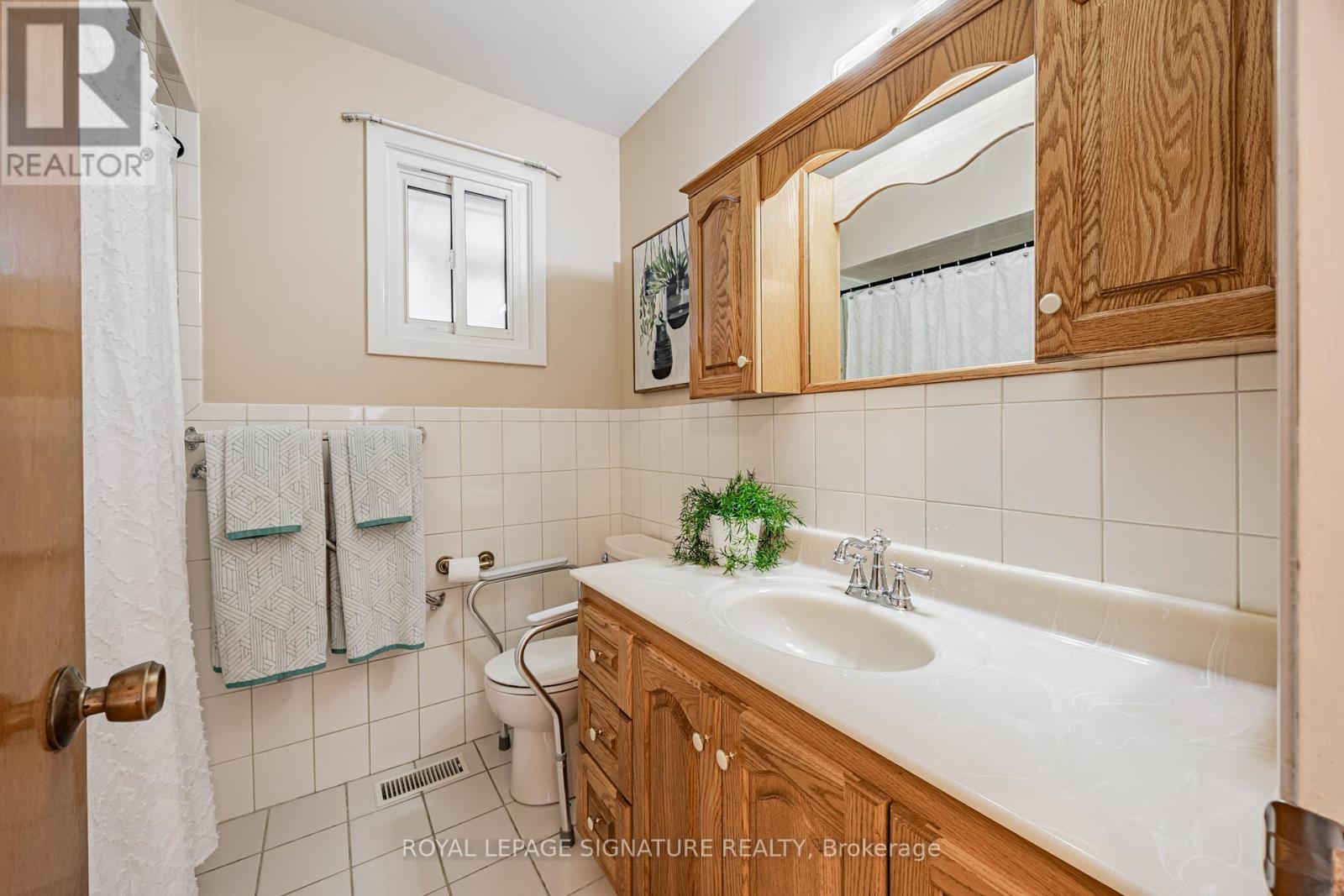 28 Sedgemount Drive, Toronto, Ontario  M1H 1X3 - Photo 23 - E12465369