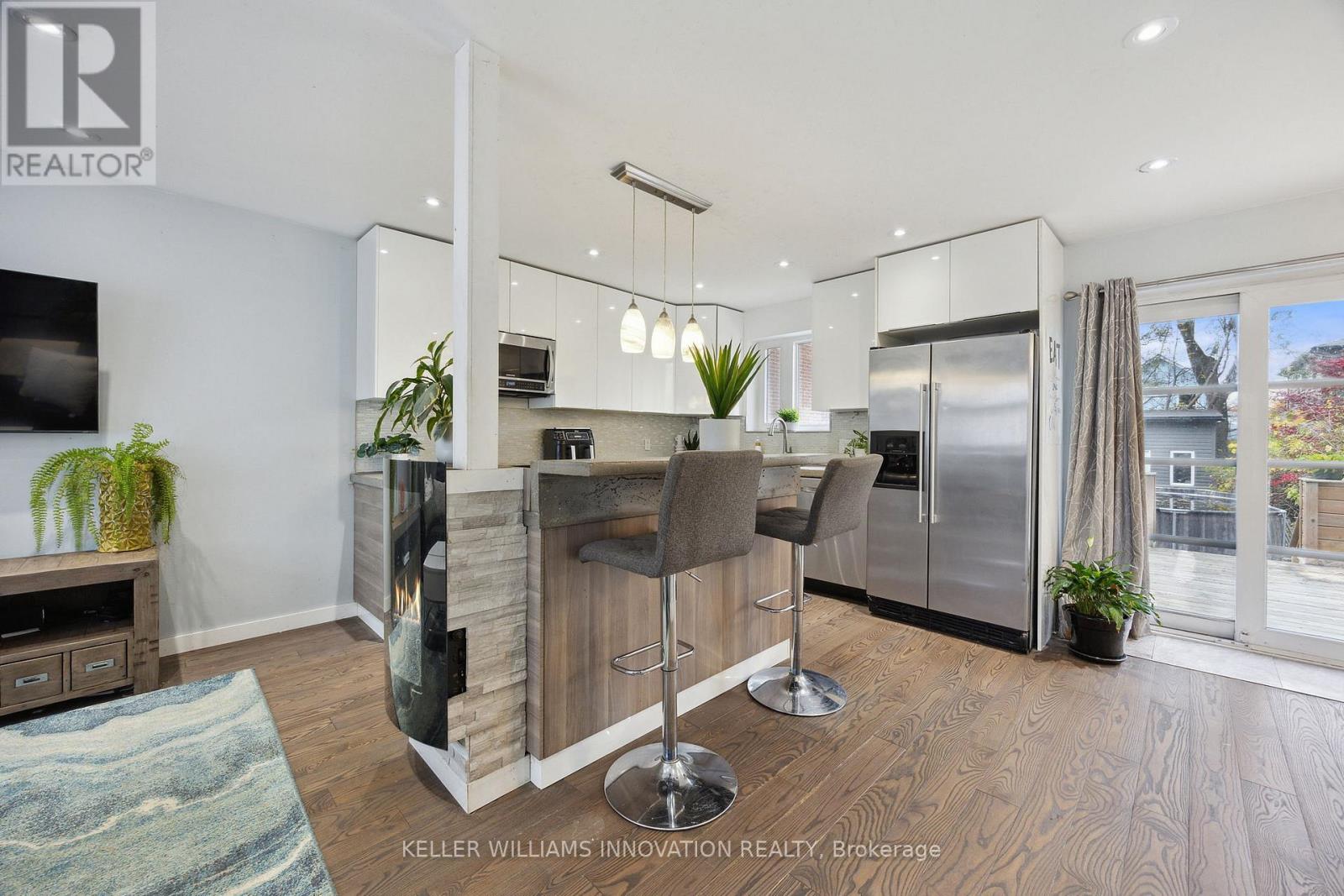 76 Phillip Avenue, Toronto (Birchcliffe-Cliffside), Ontario  M1N 3R2 - Photo 4 - E12465469