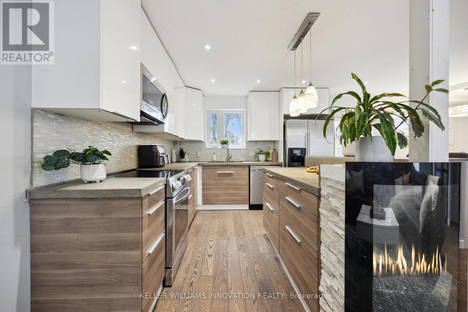 76 Phillip Avenue, Toronto (Birchcliffe-Cliffside), Ontario  M1N 3R2 - Photo 6 - E12465469