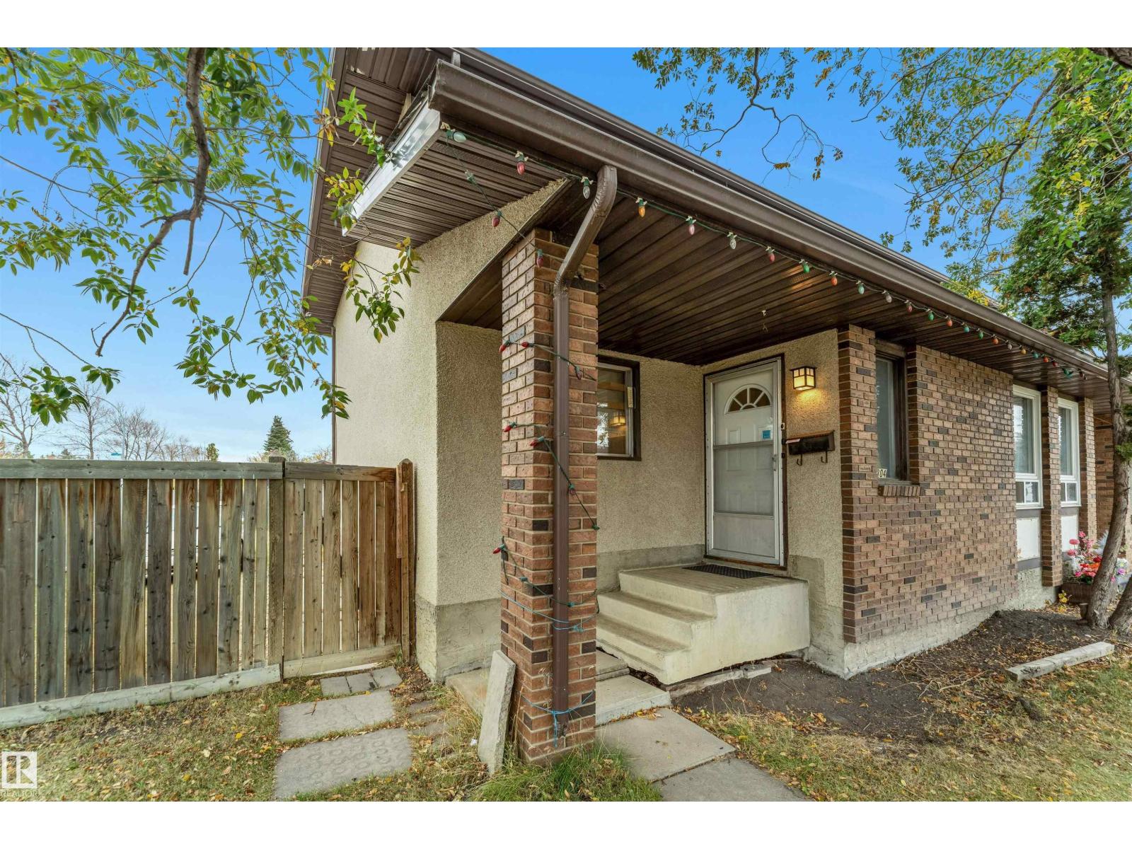 15304 121 St Nw, Edmonton, Alberta  T5X 4K4 - Photo 2 - E4462286