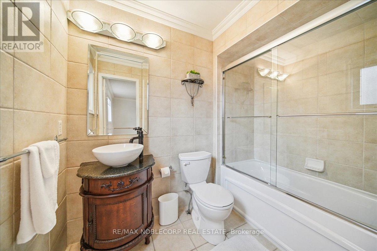 31 Mountfield Crescent, Vaughan (Brownridge), Ontario  L4J 7E9 - Photo 19 - N12465274