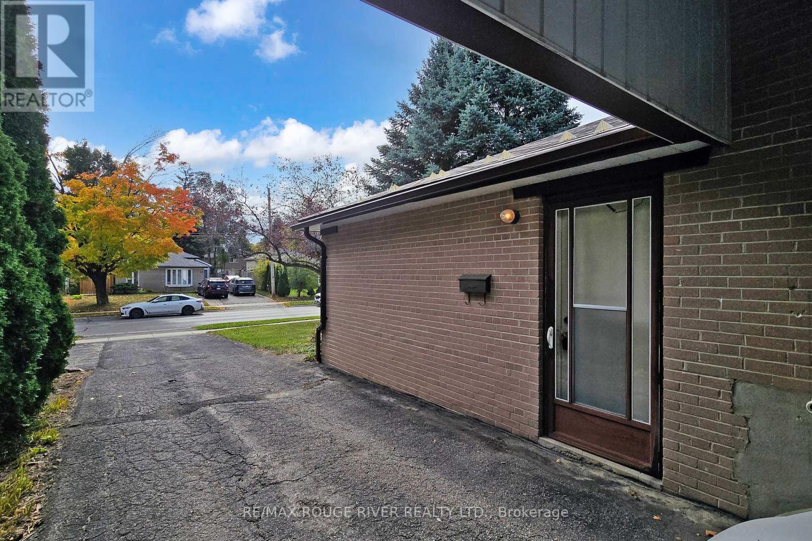 68 Aurora Heights Drive, Aurora (Aurora Heights), Ontario  L4G 2W8 - Photo 10 - N12465289