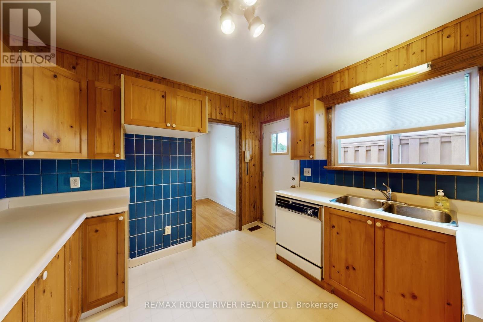 68 Aurora Heights Drive, Aurora (Aurora Heights), Ontario  L4G 2W8 - Photo 22 - N12465289