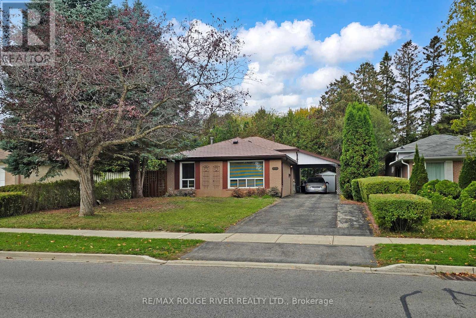 68 Aurora Heights Drive, Aurora (Aurora Heights), Ontario  L4G 2W8 - Photo 3 - N12465289