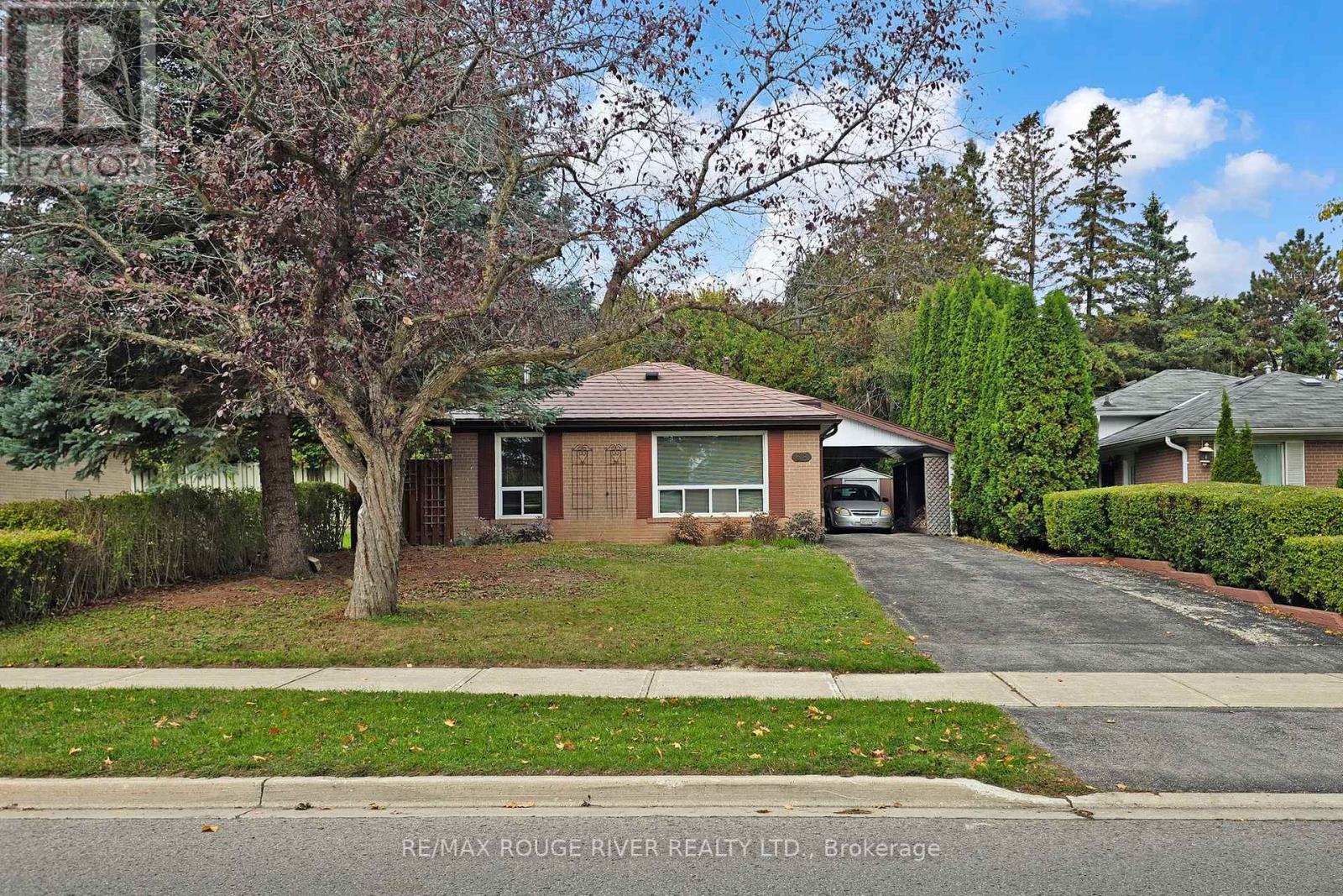 68 Aurora Heights Drive, Aurora (Aurora Heights), Ontario  L4G 2W8 - Photo 6 - N12465289