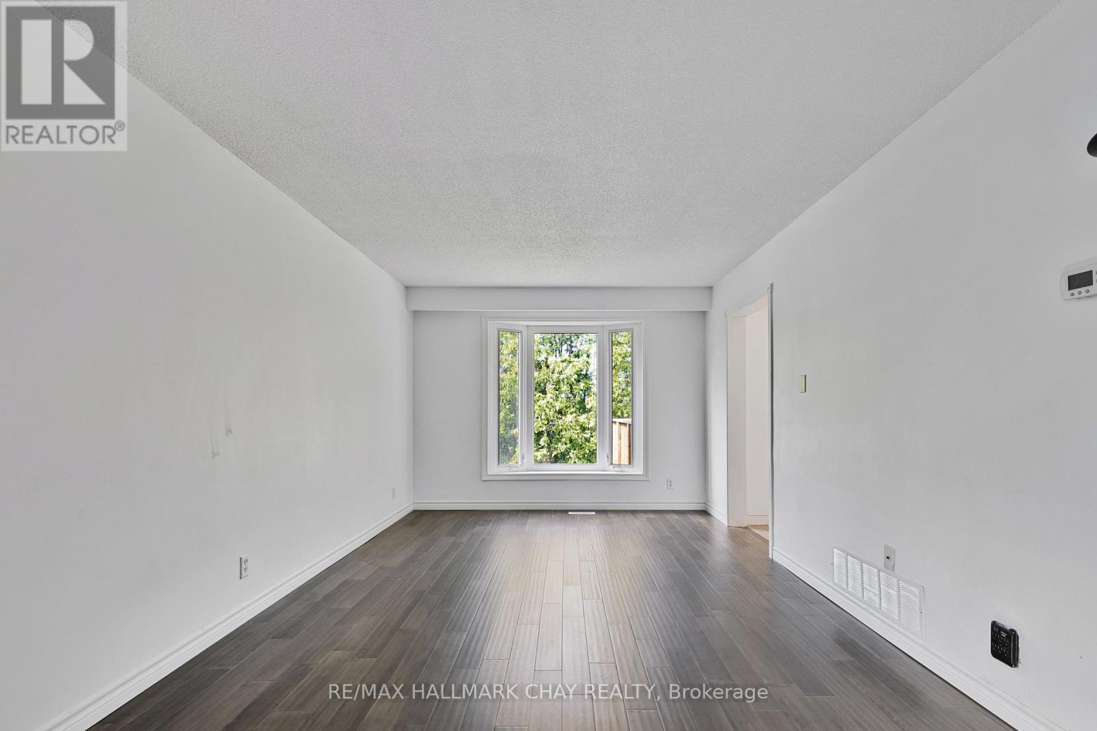 492 Britannia Avenue, Bradford West Gwillimbury, Ontario  L3Z 1A7 - Photo 9 - N12465292