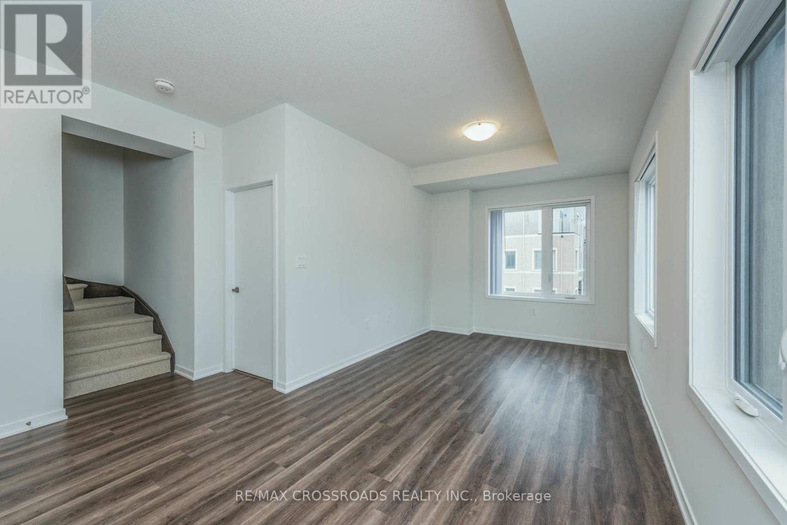 292 - 140 Honeycrisp Crescent, Vaughan, Ontario  L4K 0N7 - Photo 10 - N12465310