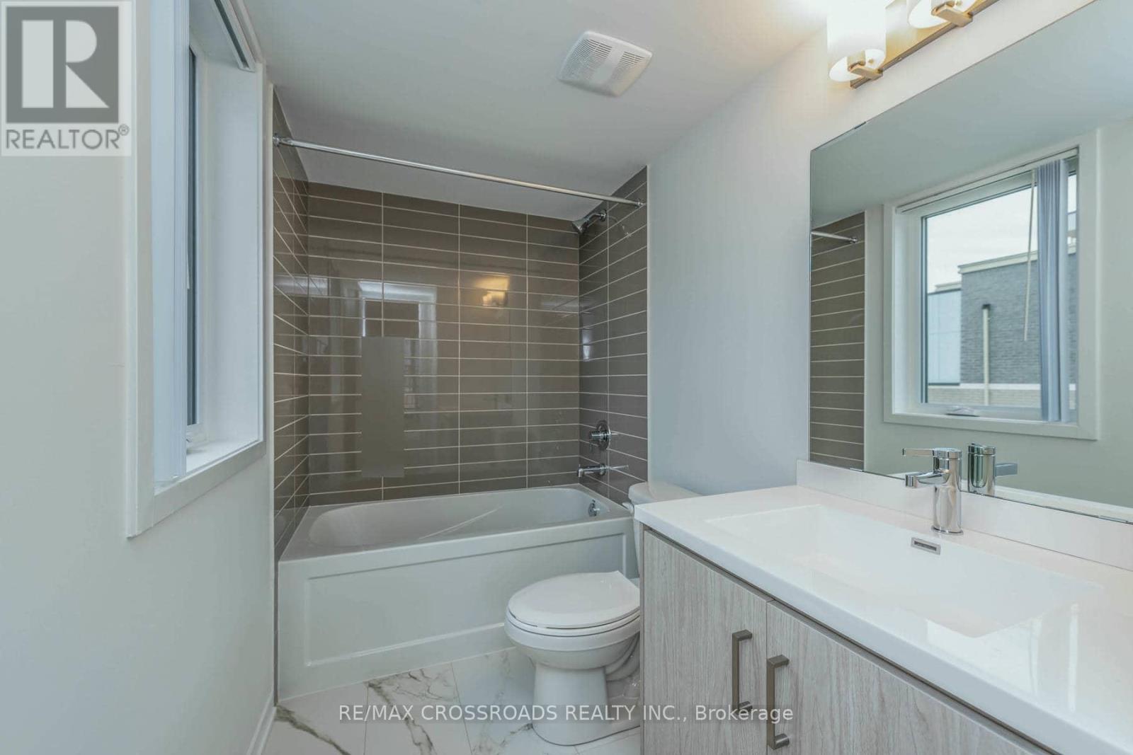292 - 140 Honeycrisp Crescent, Vaughan, Ontario  L4K 0N7 - Photo 25 - N12465310