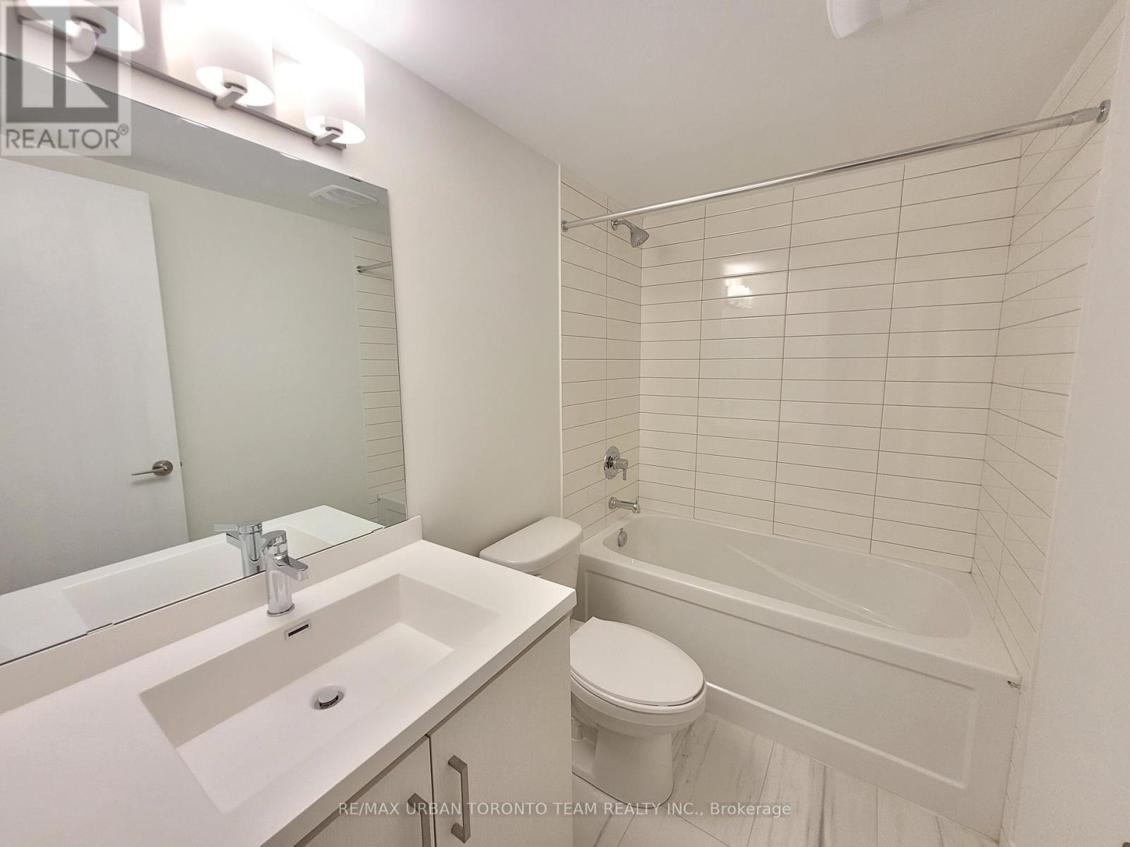 Th 165 - 151 Honeycrisp Crescent, Vaughan, Ontario  L4K 0N7 - Photo 10 - N12465336
