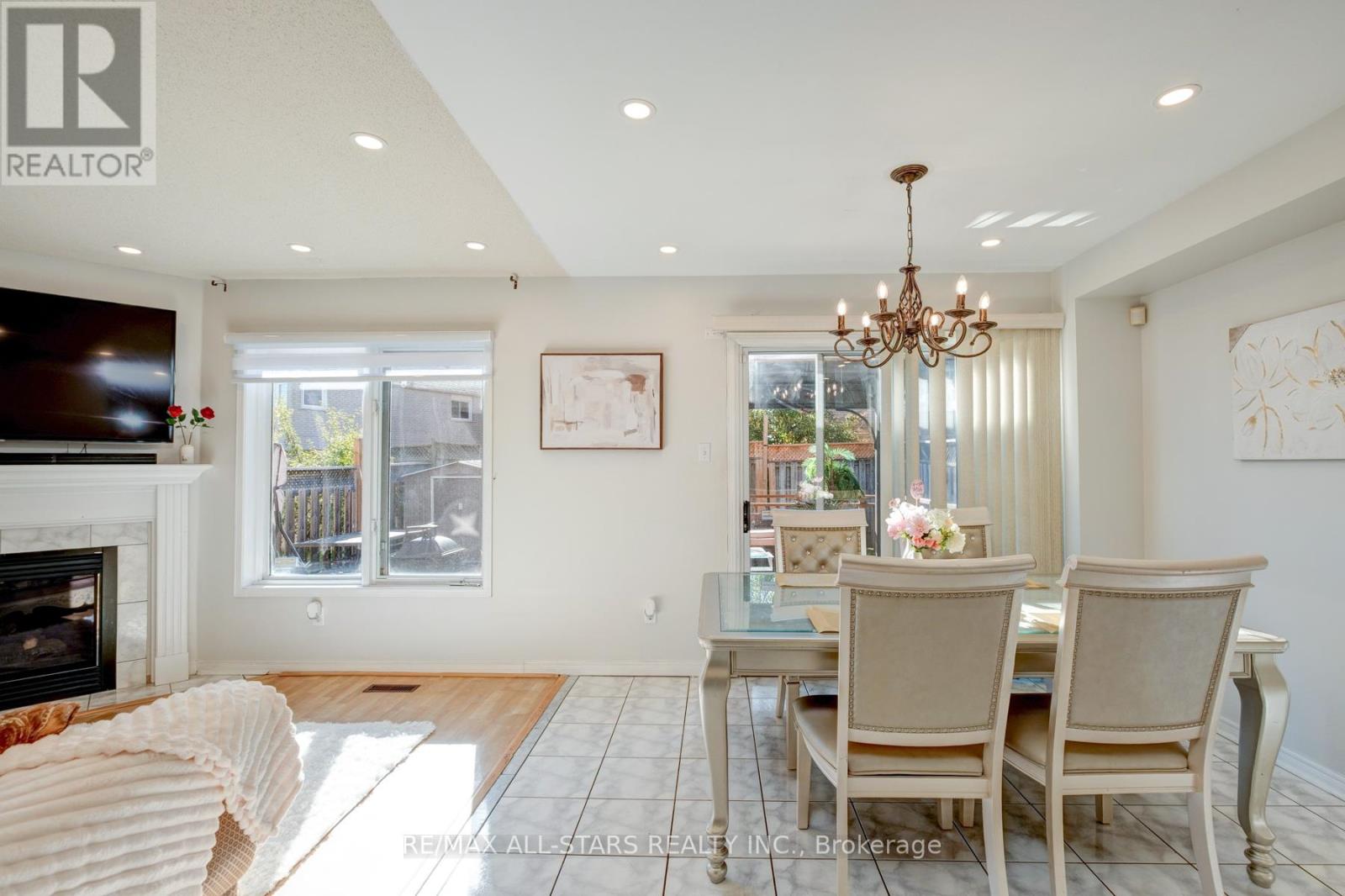 211 Sophia Road, Markham, Ontario  L3S 4C5 - Photo 14 - N12465364
