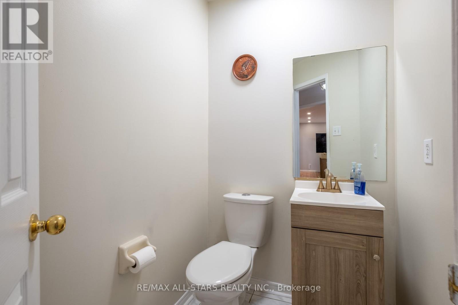 211 Sophia Road, Markham, Ontario  L3S 4C5 - Photo 5 - N12465364