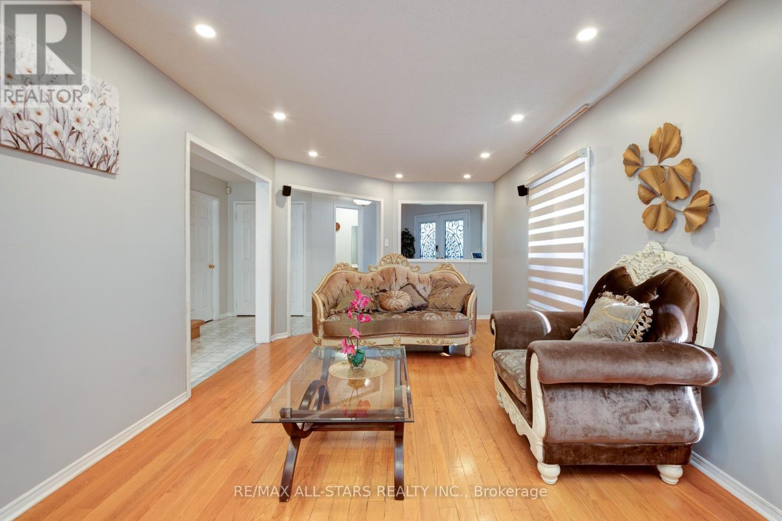211 Sophia Road, Markham, Ontario  L3S 4C5 - Photo 6 - N12465364