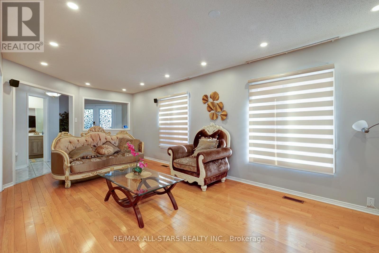 211 Sophia Road, Markham, Ontario  L3S 4C5 - Photo 7 - N12465364