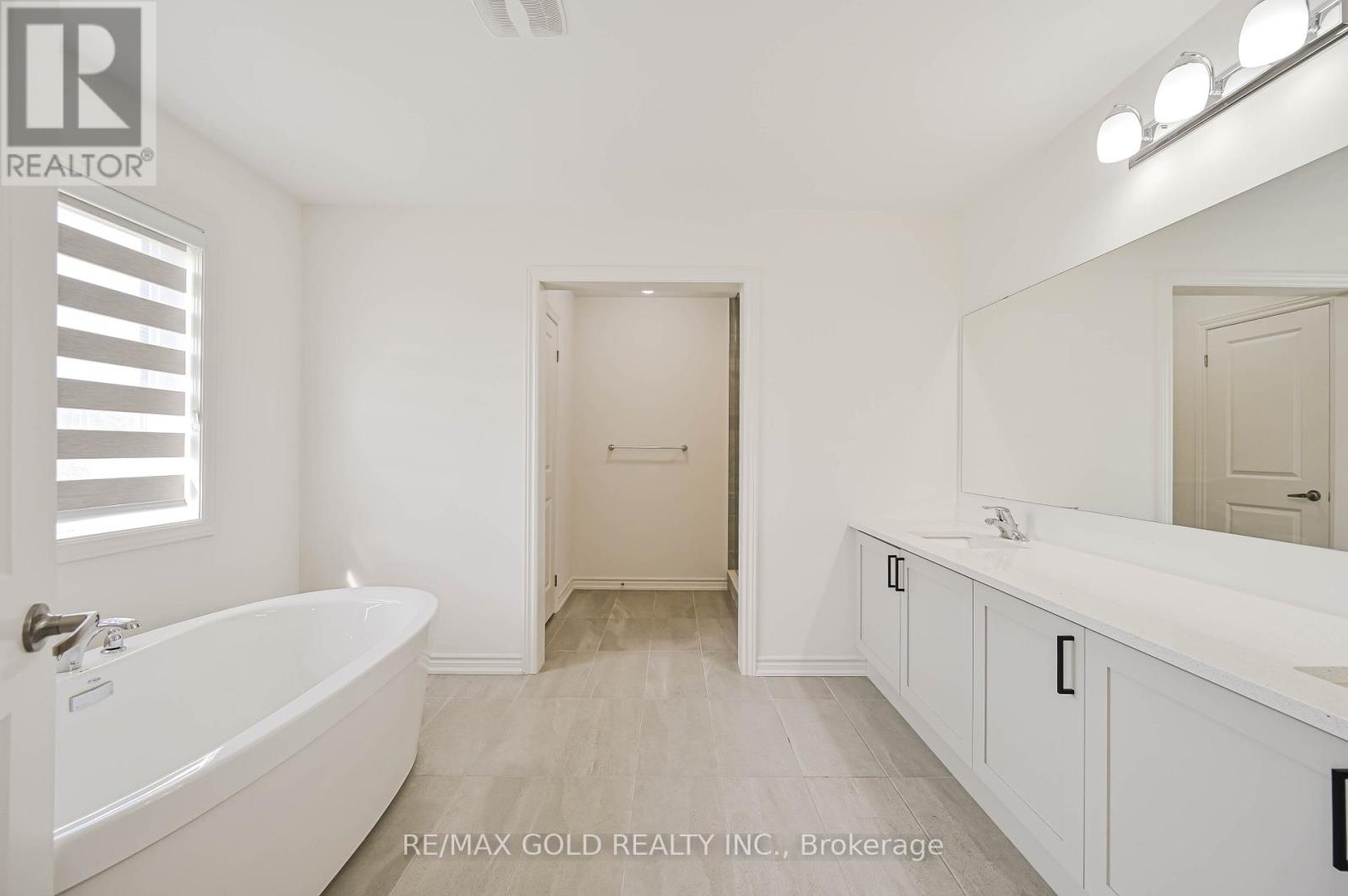15 Sandhill Crescent, Adjala-Tosorontio, Ontario  L0G 1W0 - Photo 38 - N12465391