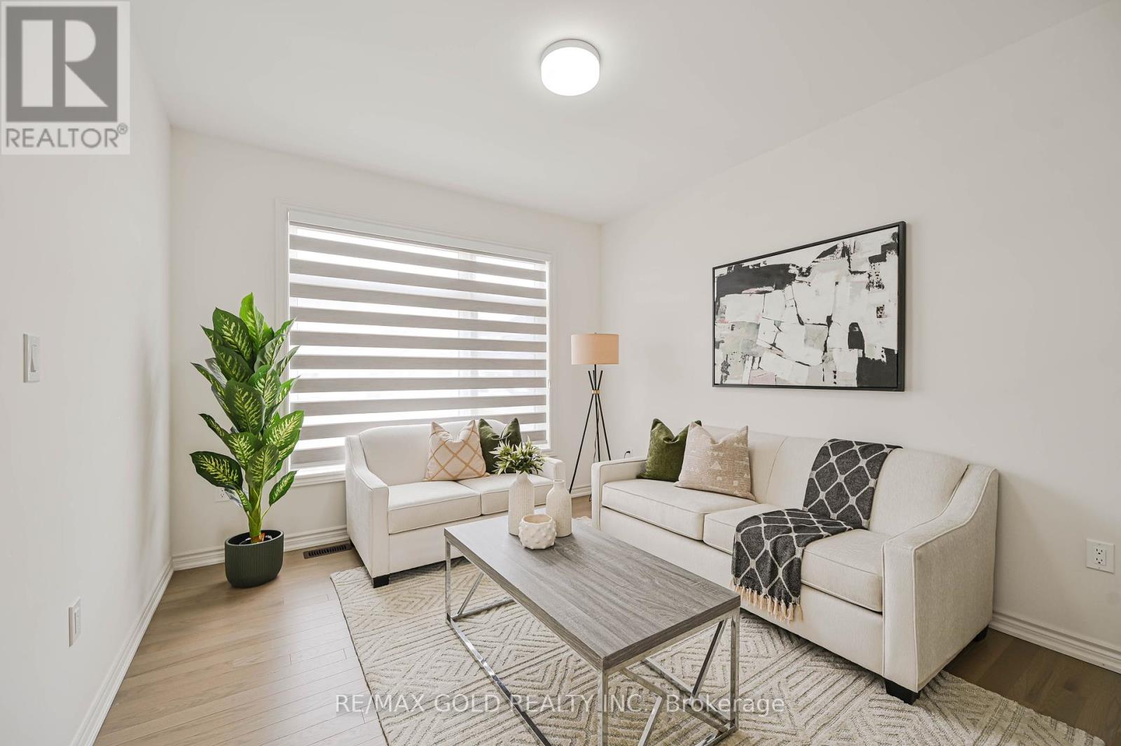 15 Sandhill Crescent, Adjala-Tosorontio, Ontario  L0G 1W0 - Photo 7 - N12465391