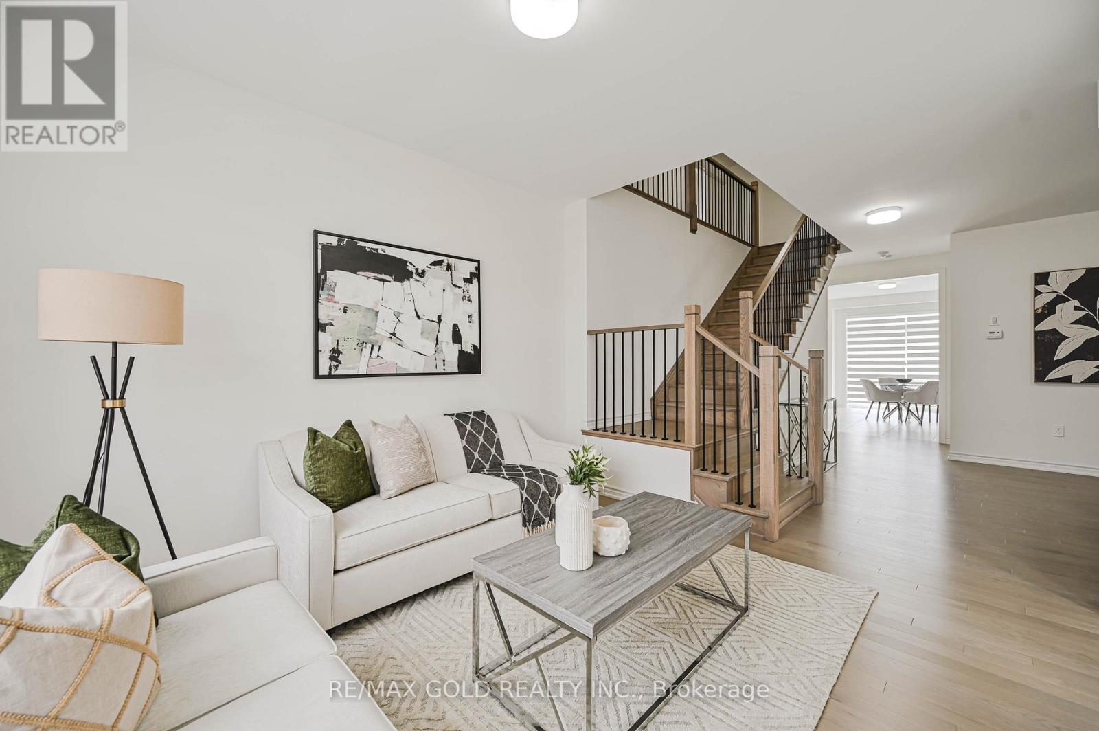 15 Sandhill Crescent, Adjala-Tosorontio, Ontario  L0G 1W0 - Photo 9 - N12465391