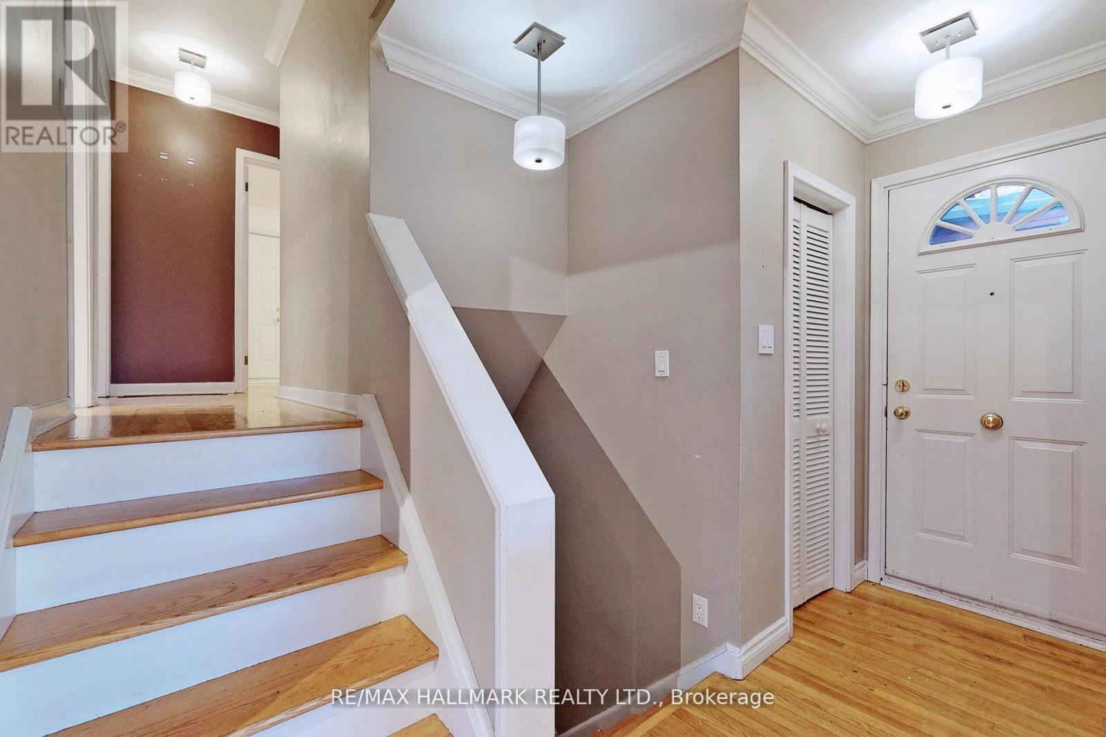 16 Knowles Crescent, Aurora, Ontario  L4G 1Z7 - Photo 11 - N12465437