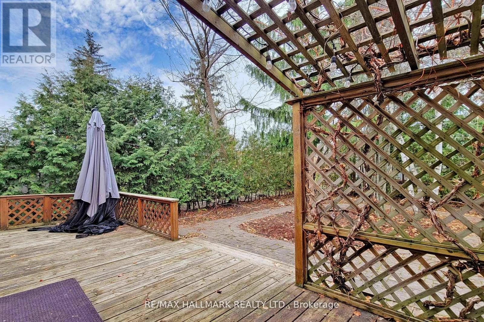 16 Knowles Crescent, Aurora, Ontario  L4G 1Z7 - Photo 21 - N12465437