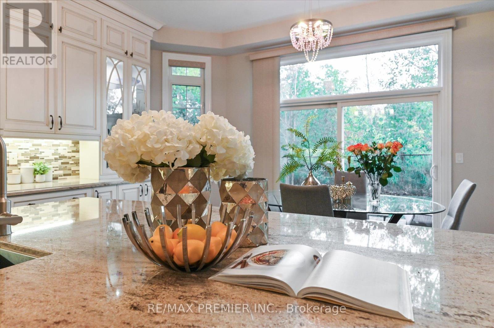 64 Heintzman Crescent, Vaughan (Patterson), Ontario  L6A 4T1 - Photo 19 - N12465458