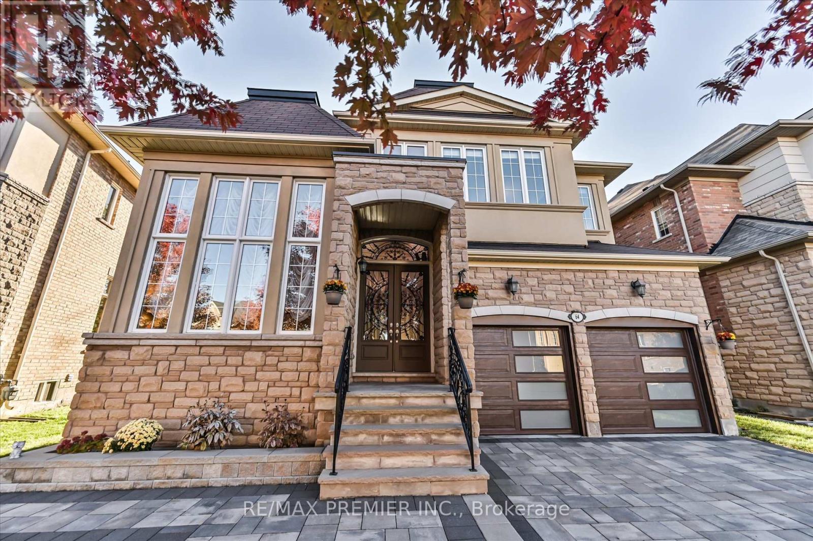 64 Heintzman Crescent, Vaughan (Patterson), Ontario  L6A 4T1 - Photo 3 - N12465458