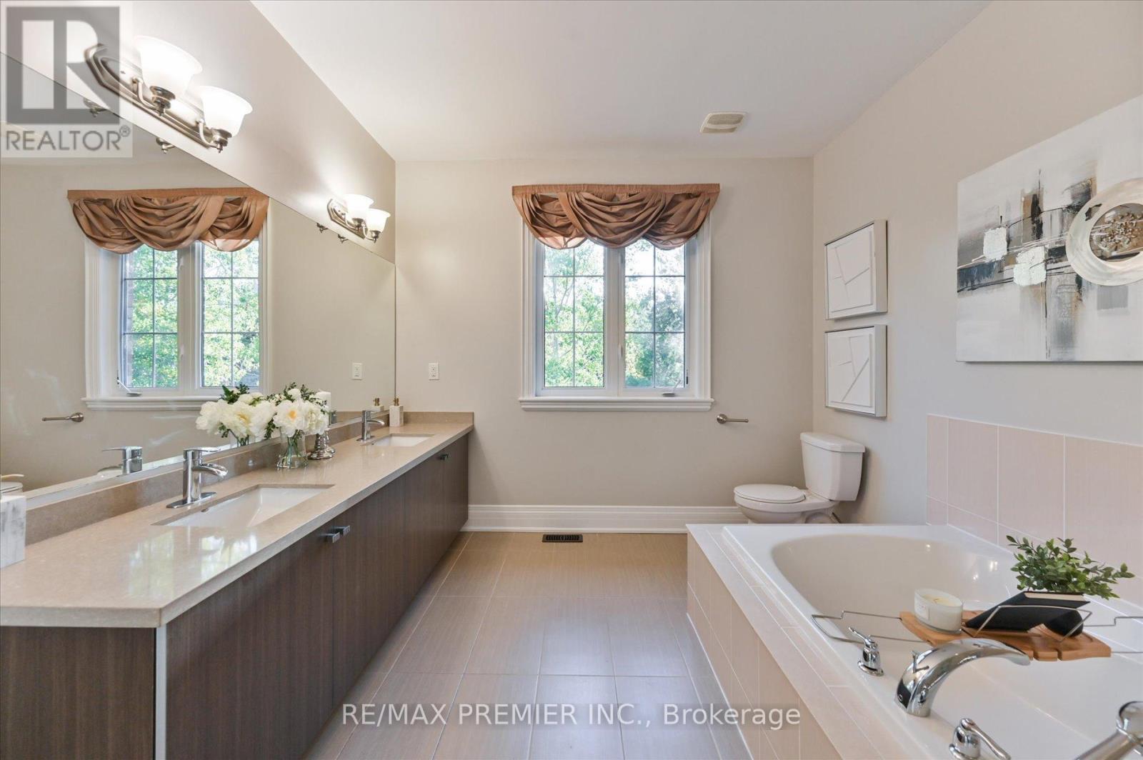 64 Heintzman Crescent, Vaughan (Patterson), Ontario  L6A 4T1 - Photo 32 - N12465458