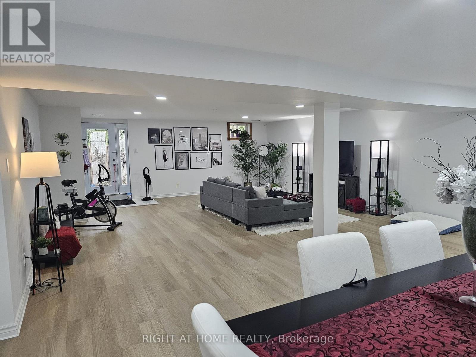 33 Country Heights Drive, Richmond Hill, Ontario  L4E 3M8 - Photo 4 - N12465460