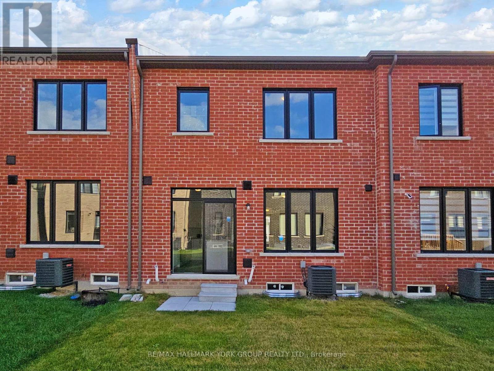42 Blick Crescent, Aurora, Ontario  L4G 4A6 - Photo 37 - N12465464