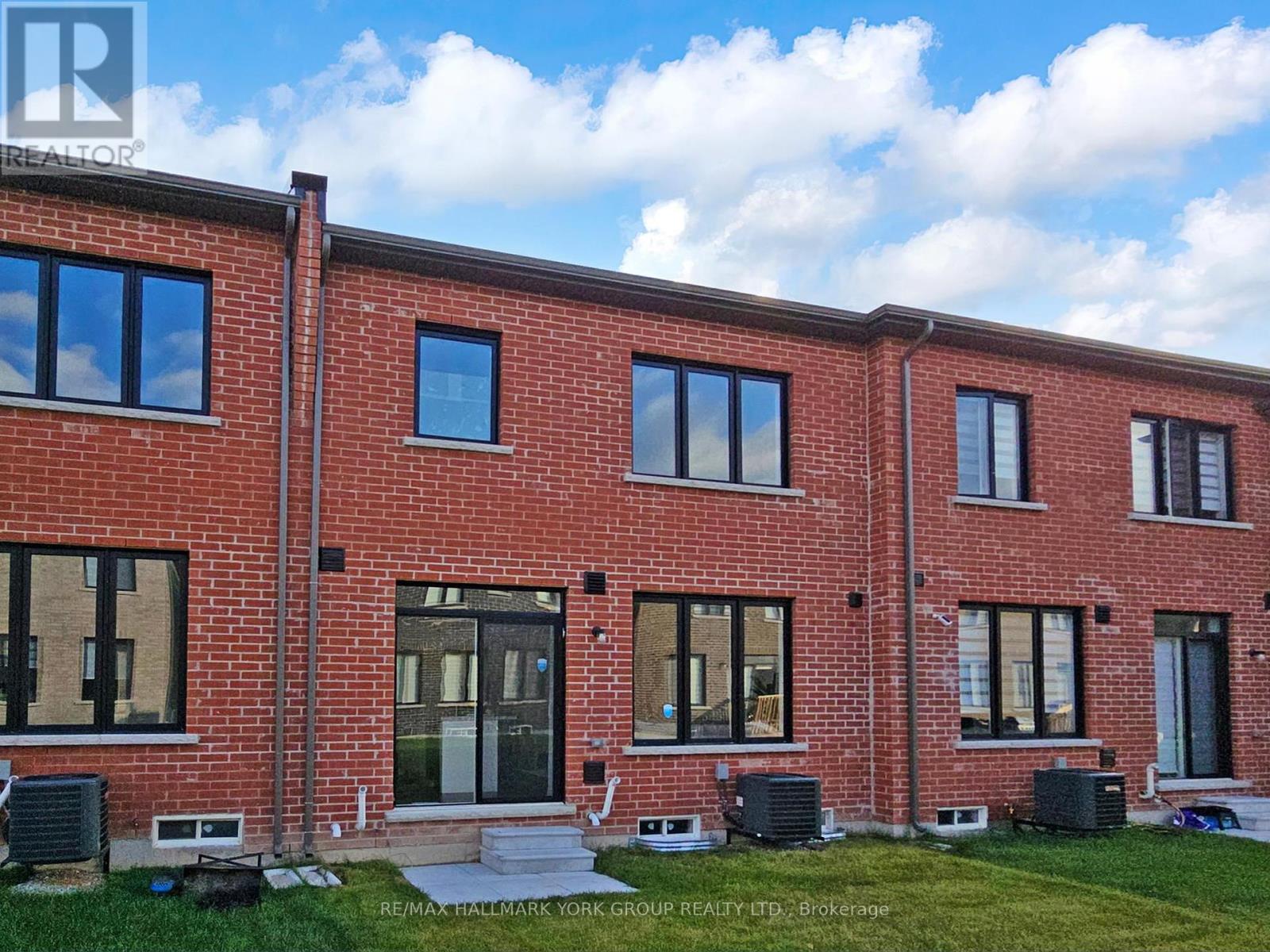 42 Blick Crescent, Aurora, Ontario  L4G 4A6 - Photo 38 - N12465464