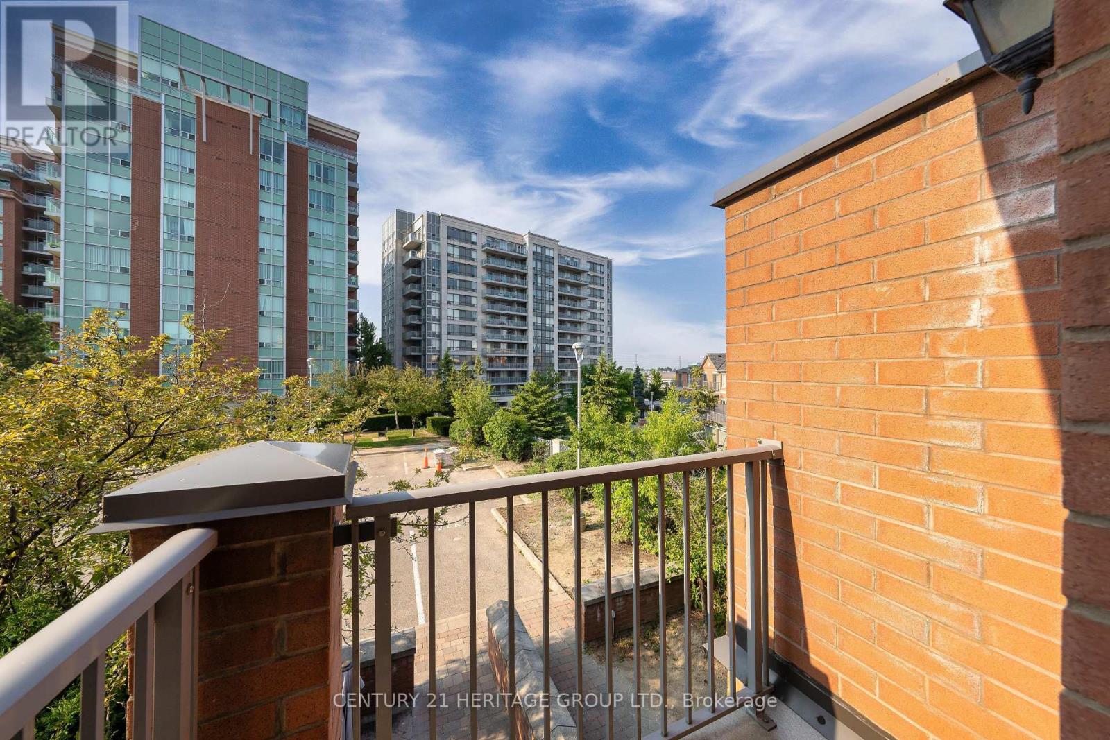 82 Suncrest Boulevard, Markham, Ontario  L3T 7Y1 - Photo 13 - N12465465
