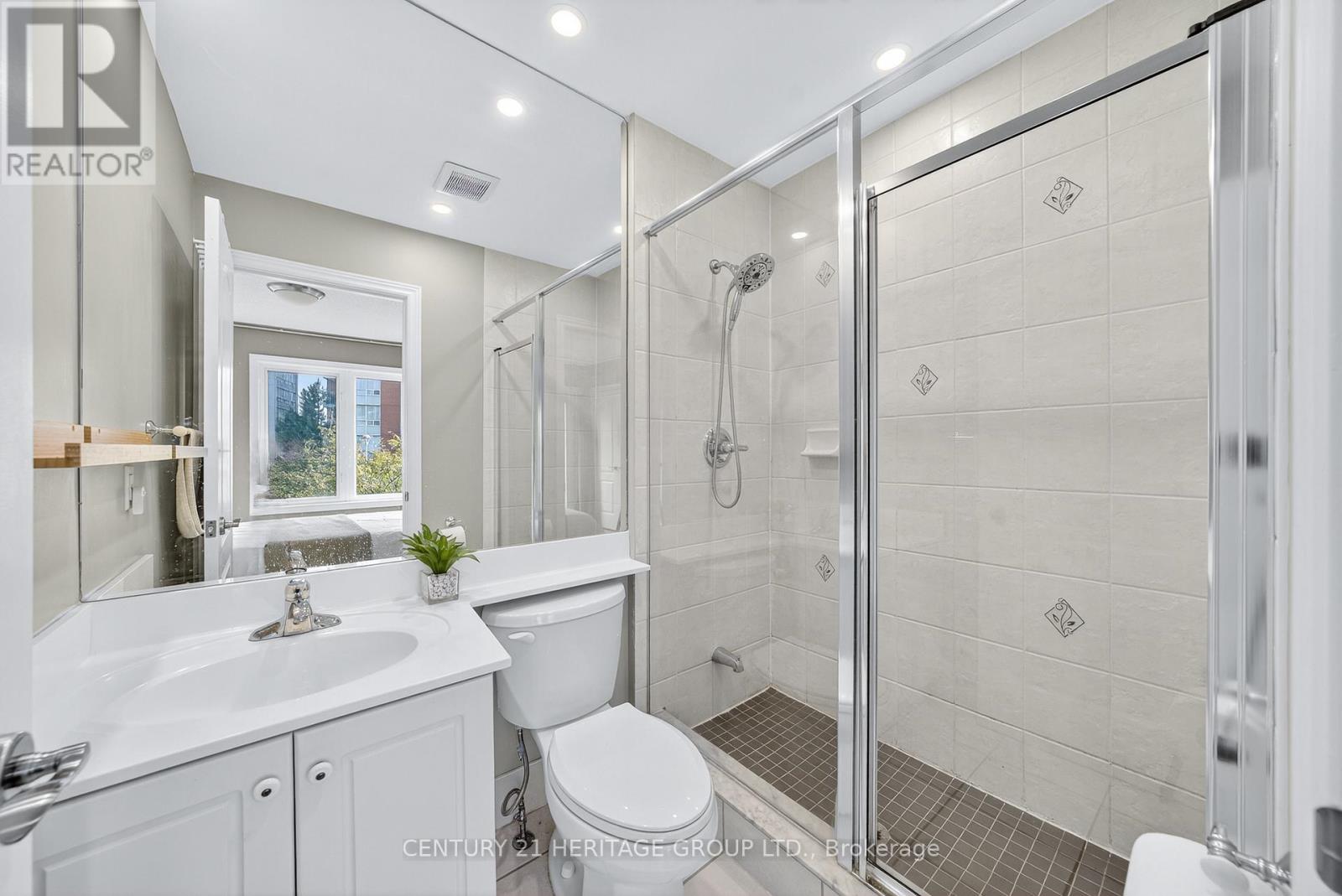 82 Suncrest Boulevard, Markham, Ontario  L3T 7Y1 - Photo 14 - N12465465