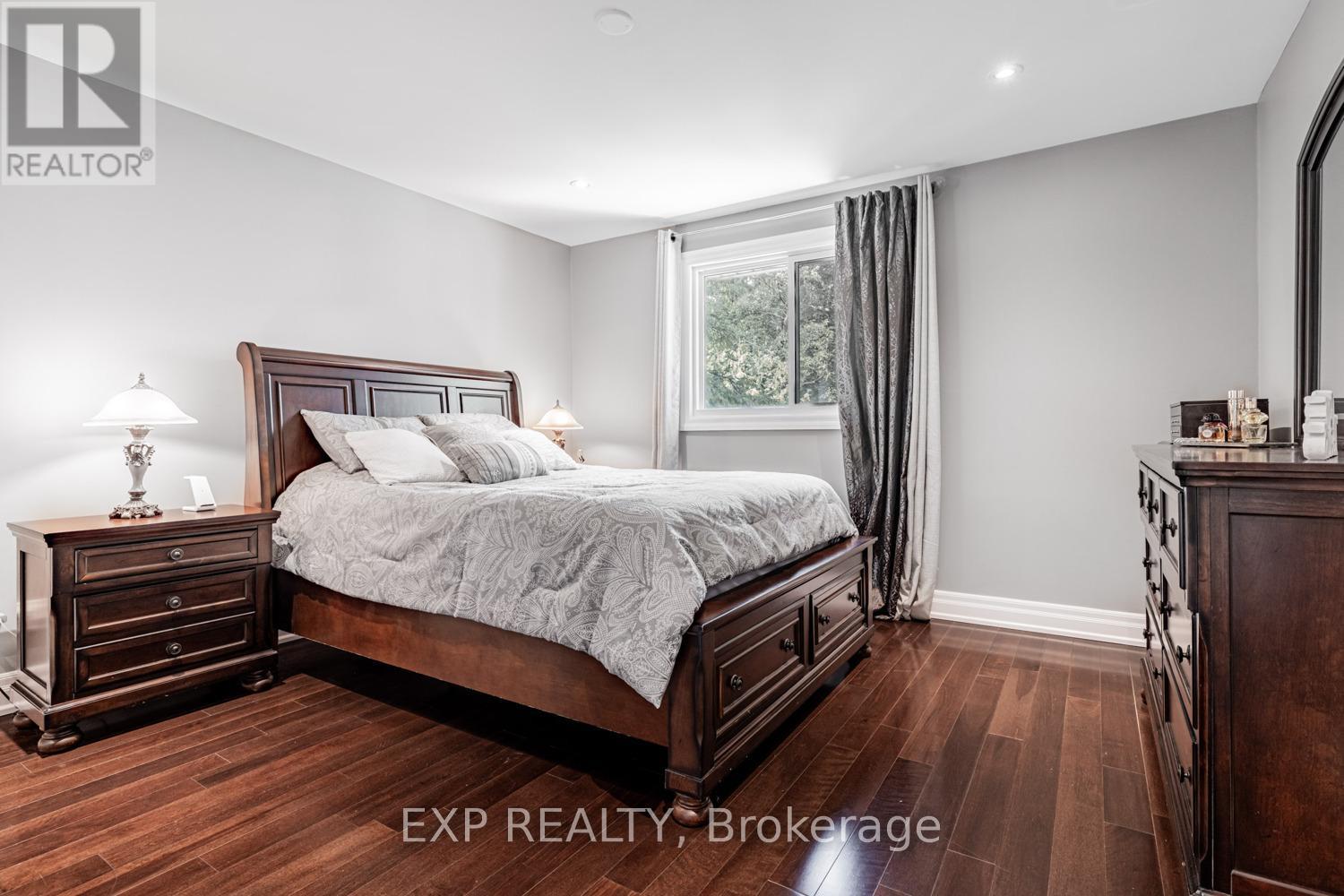 203 Centre Street W, Richmond Hill, Ontario  L4C 3P9 - Photo 14 - N12465477