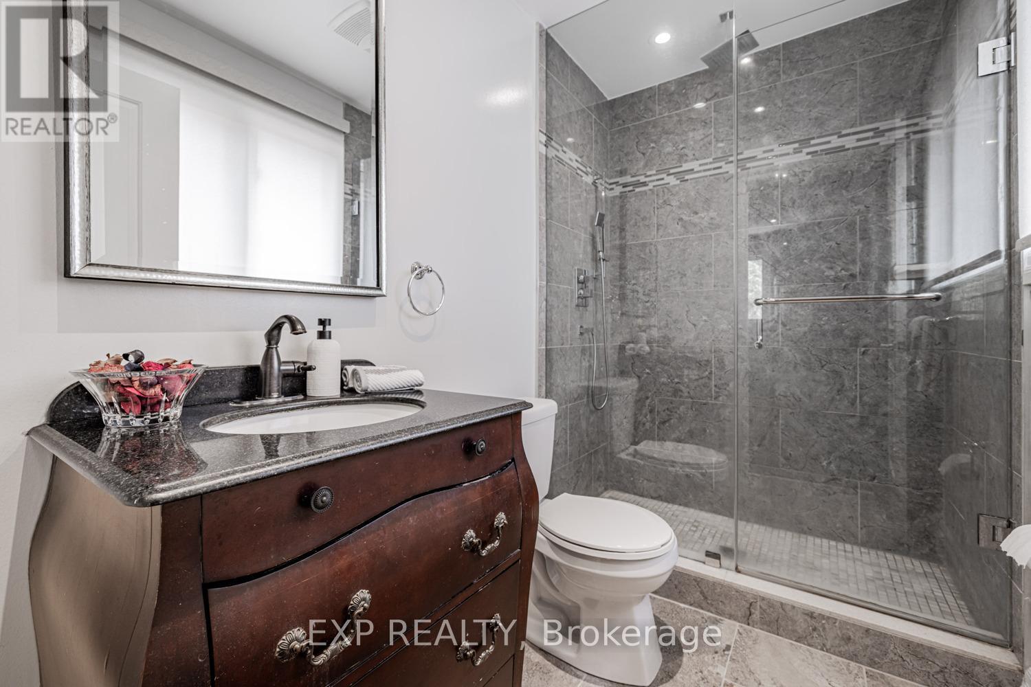 203 Centre Street W, Richmond Hill, Ontario  L4C 3P9 - Photo 15 - N12465477