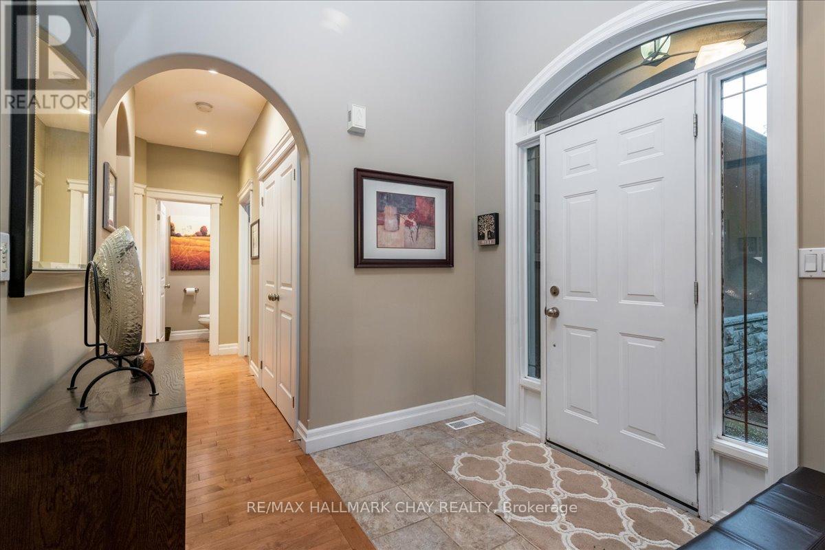 5 Timber Court, Springwater, Ontario  L9X 0H7 - Photo 2 - S12465424