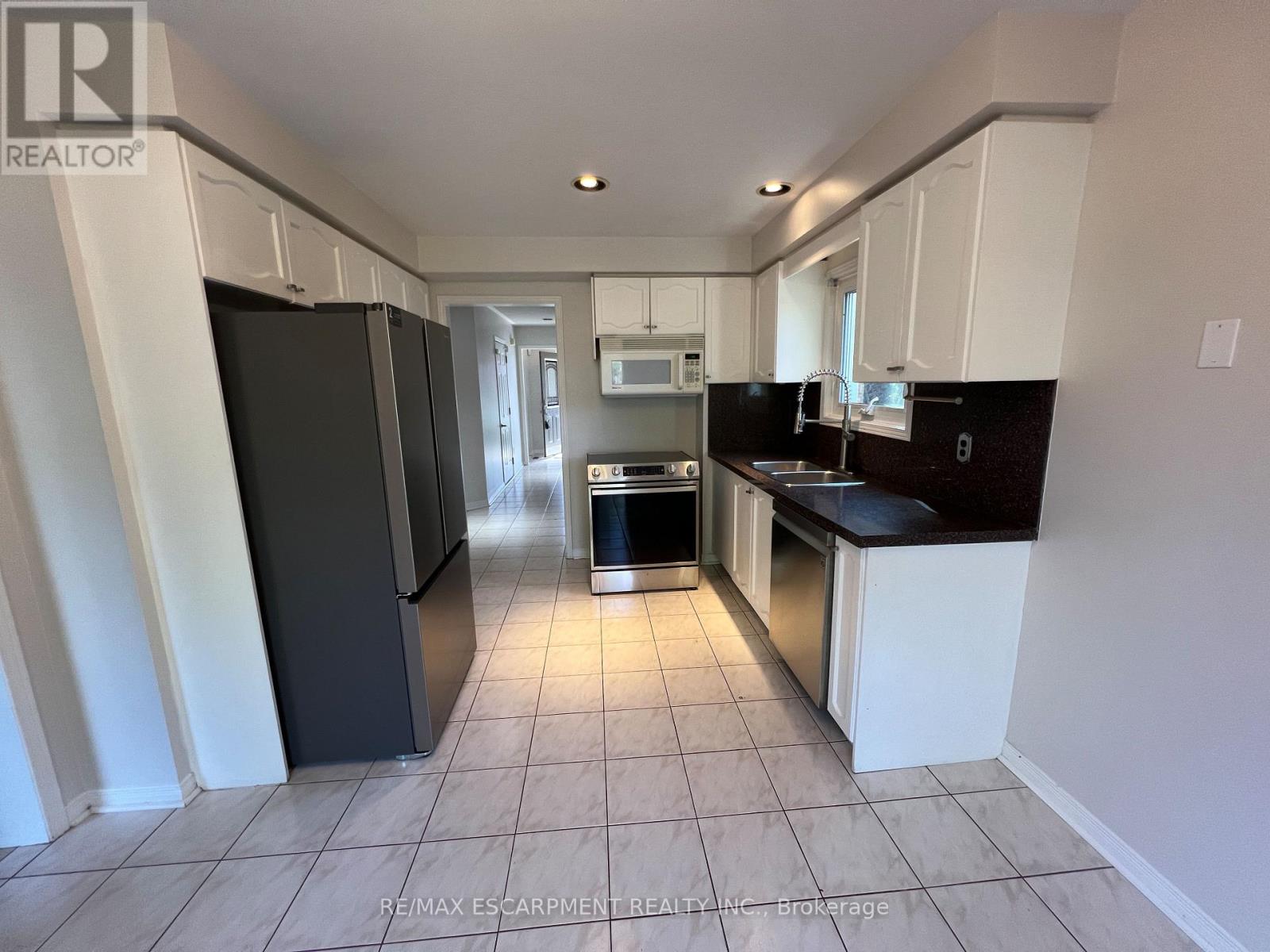 125 Hopewell Road, Oakville, Ontario  L6H 5Z1 - Photo 8 - W12361777