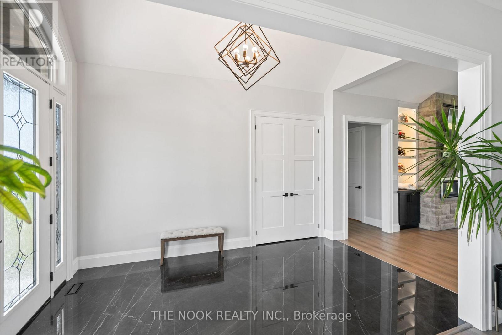46 Westlake Court, Kawartha Lakes, Ontario  K0M 1G0 - Photo 6 - X12464739