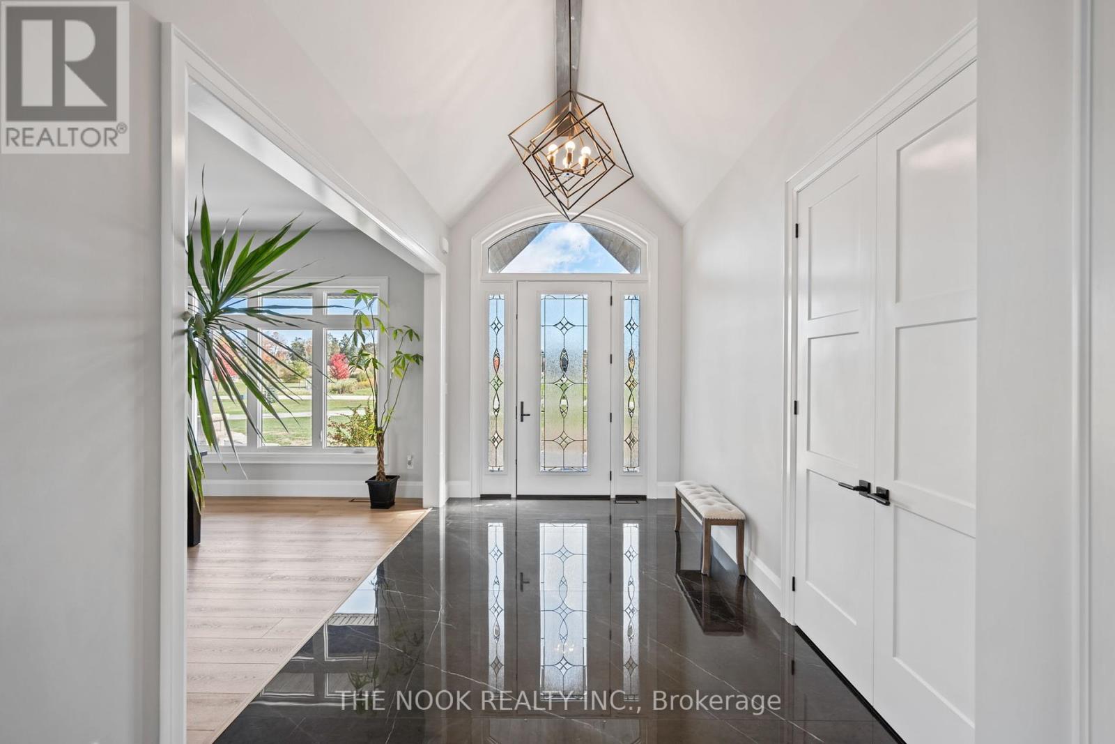 46 Westlake Court, Kawartha Lakes, Ontario  K0M 1G0 - Photo 7 - X12464739