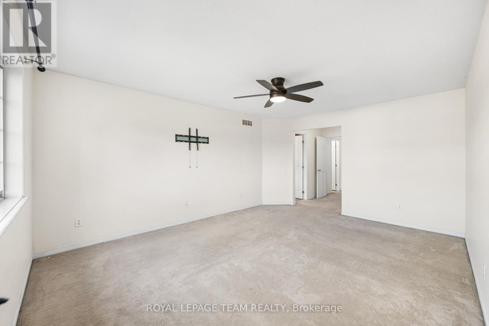 30 Goldthorpe Private, Ottawa, Ontario  K2J 5L7 - Photo 18 - X12406895