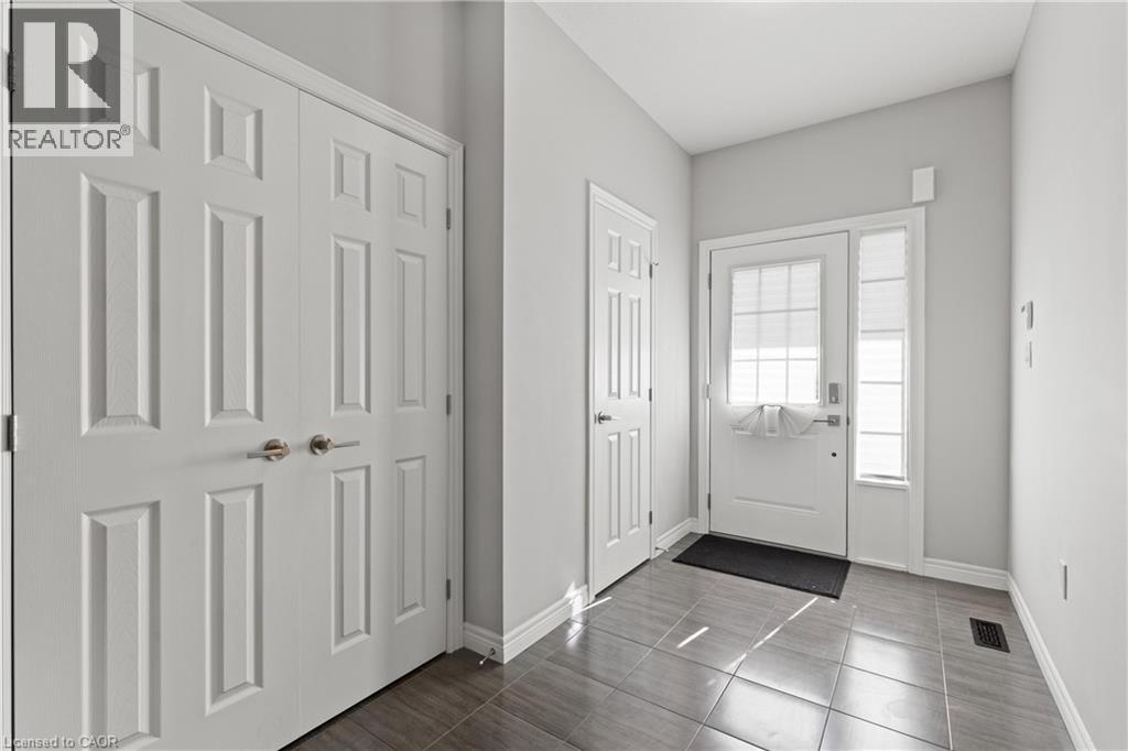 23 Zoe Lane, Hamilton, Ontario  L0R 1C0 - Photo 9 - 40779534