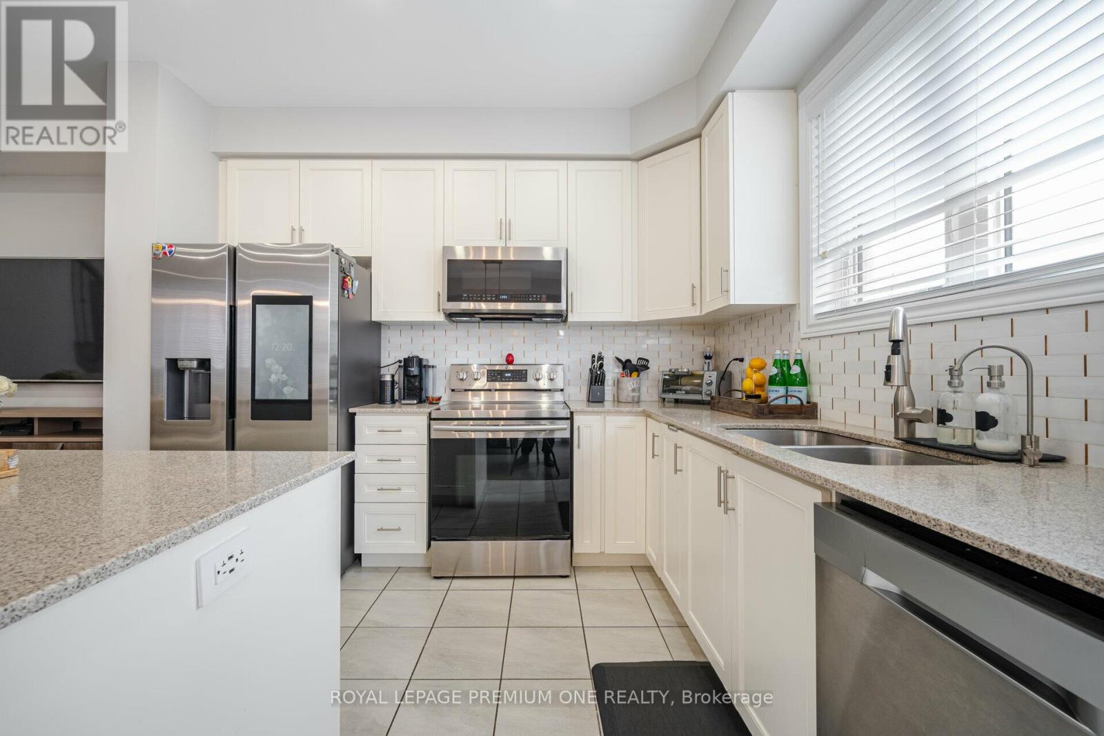 110 Morra Avenue, Caledon (Bolton East), Ontario  L7E 4K8 - Photo 12 - W12465243