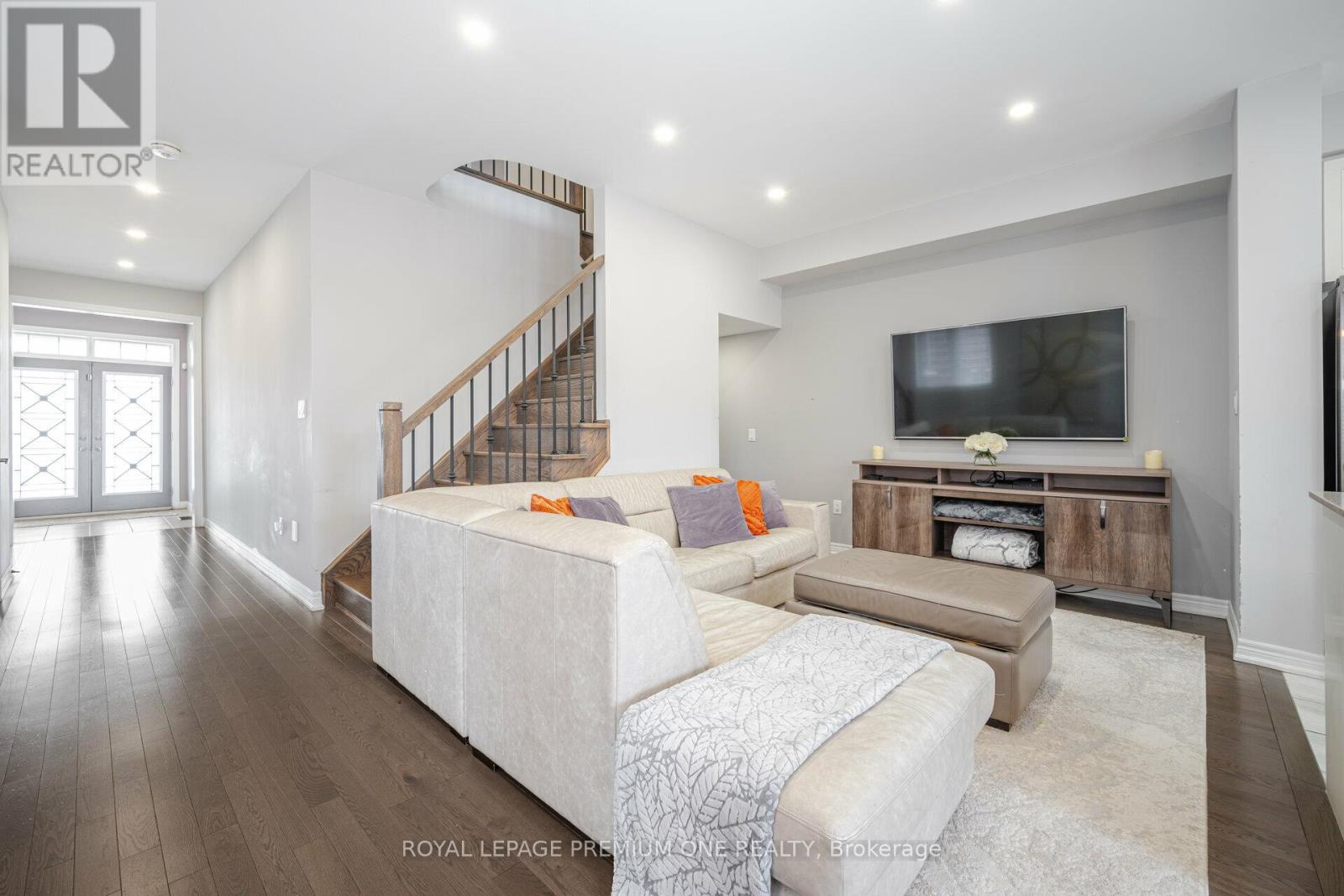110 Morra Avenue, Caledon (Bolton East), Ontario  L7E 4K8 - Photo 8 - W12465243