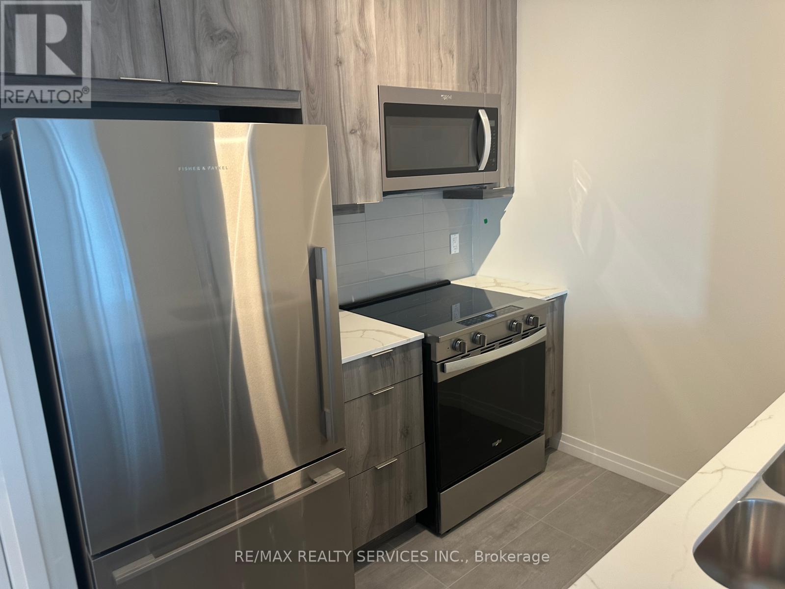 2305 - 15 Watergarden Drive, Mississauga, Ontario  L5R 0G8 - Photo 3 - W12465245